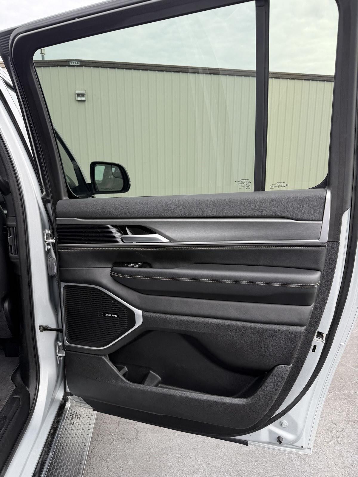 2025 Jeep Wagoneer L Series II