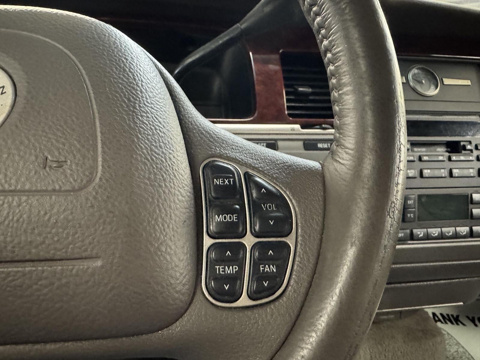 2003 Lincoln Town Car Cartier