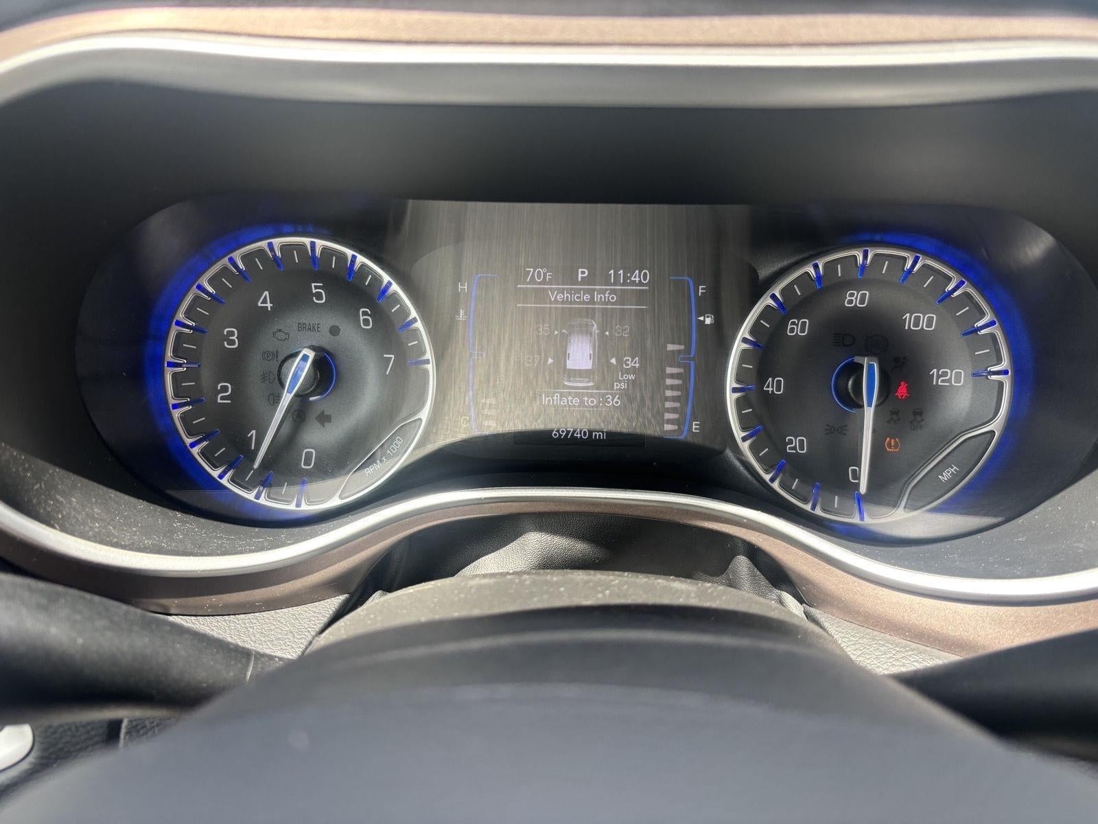 2023 Chrysler Voyager LX