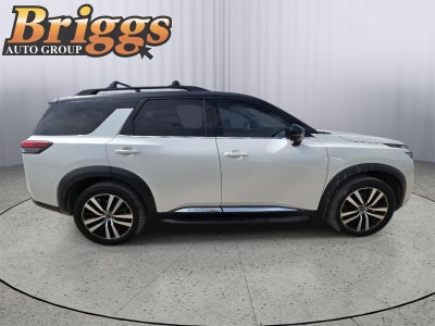 2023 Nissan Pathfinder Platinum
