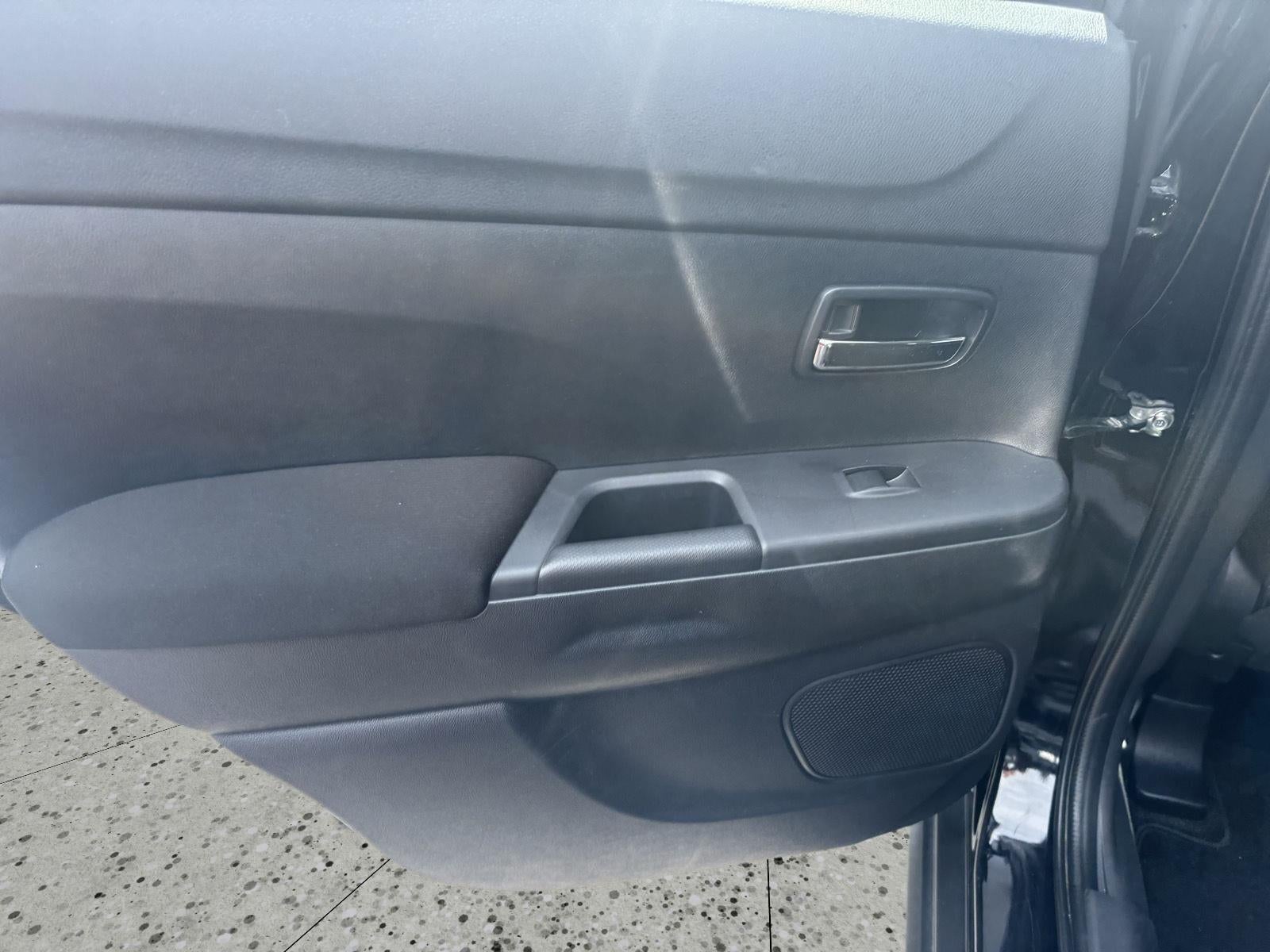 2025 Mitsubishi Outlander Sport SE