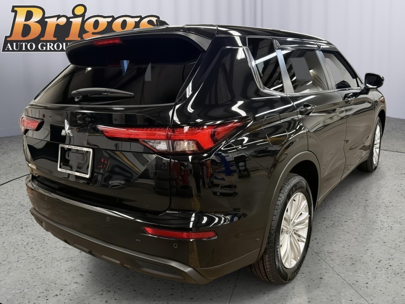 2024 Mitsubishi Outlander ES
