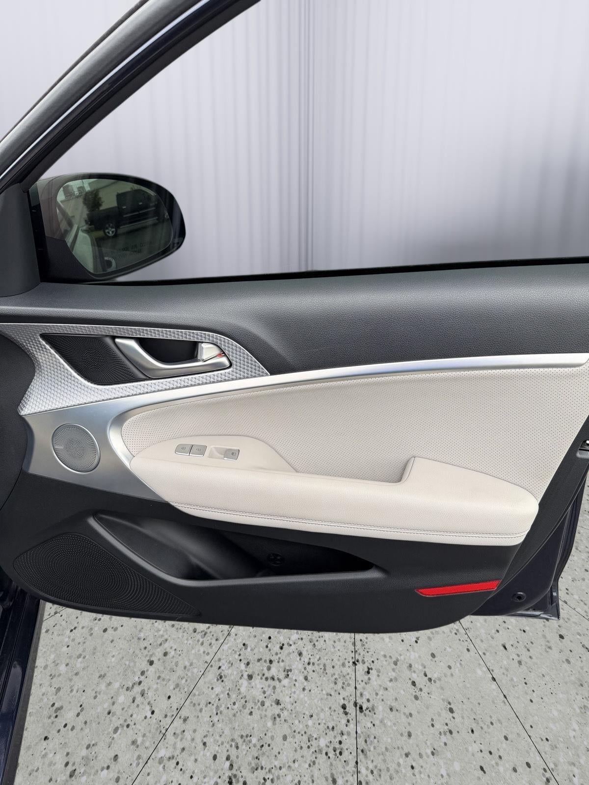 2023 Genesis G70 3.3T