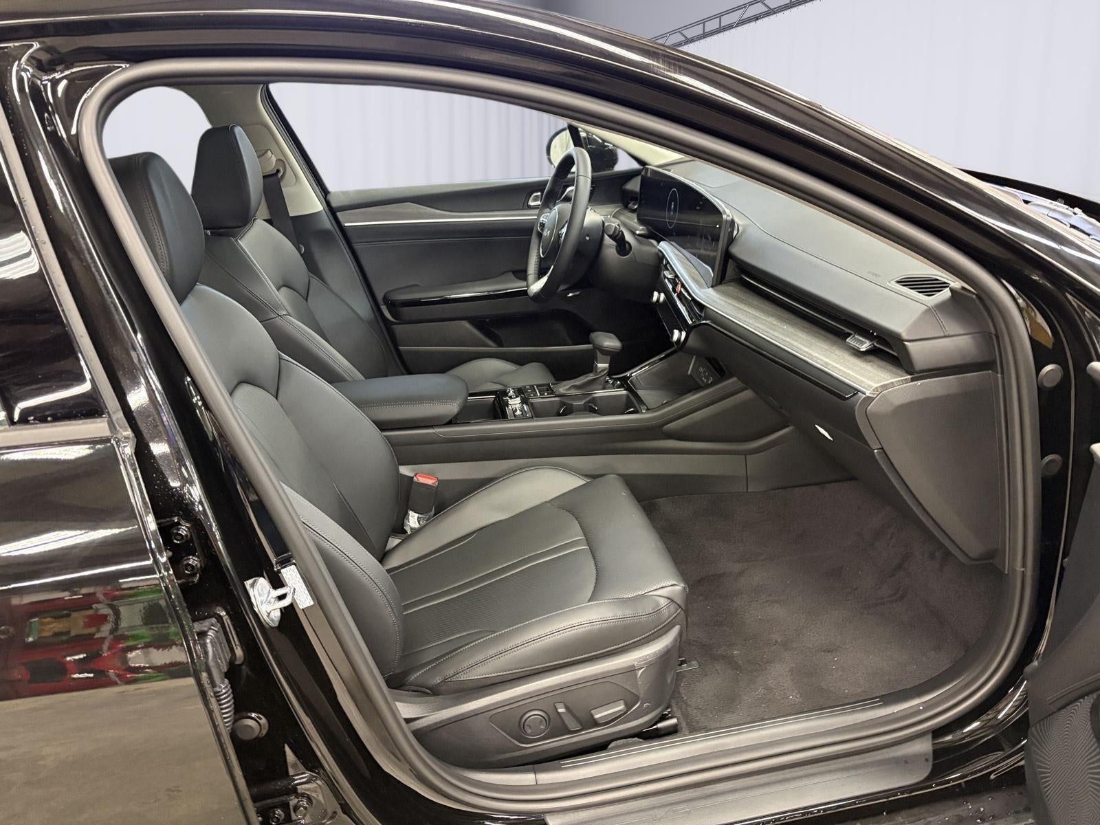2025 Kia K5 EX