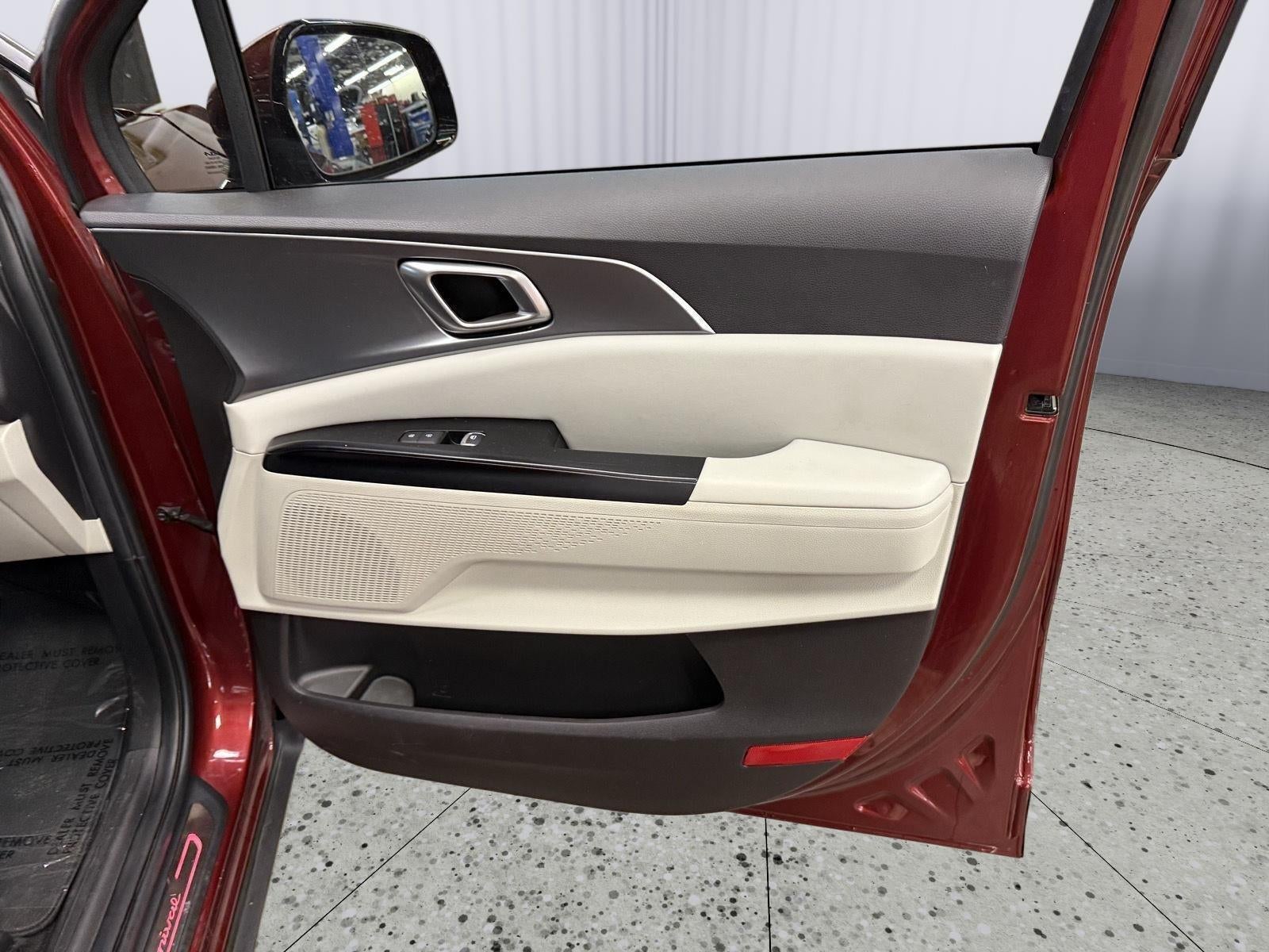 2023 Kia Carnival LX