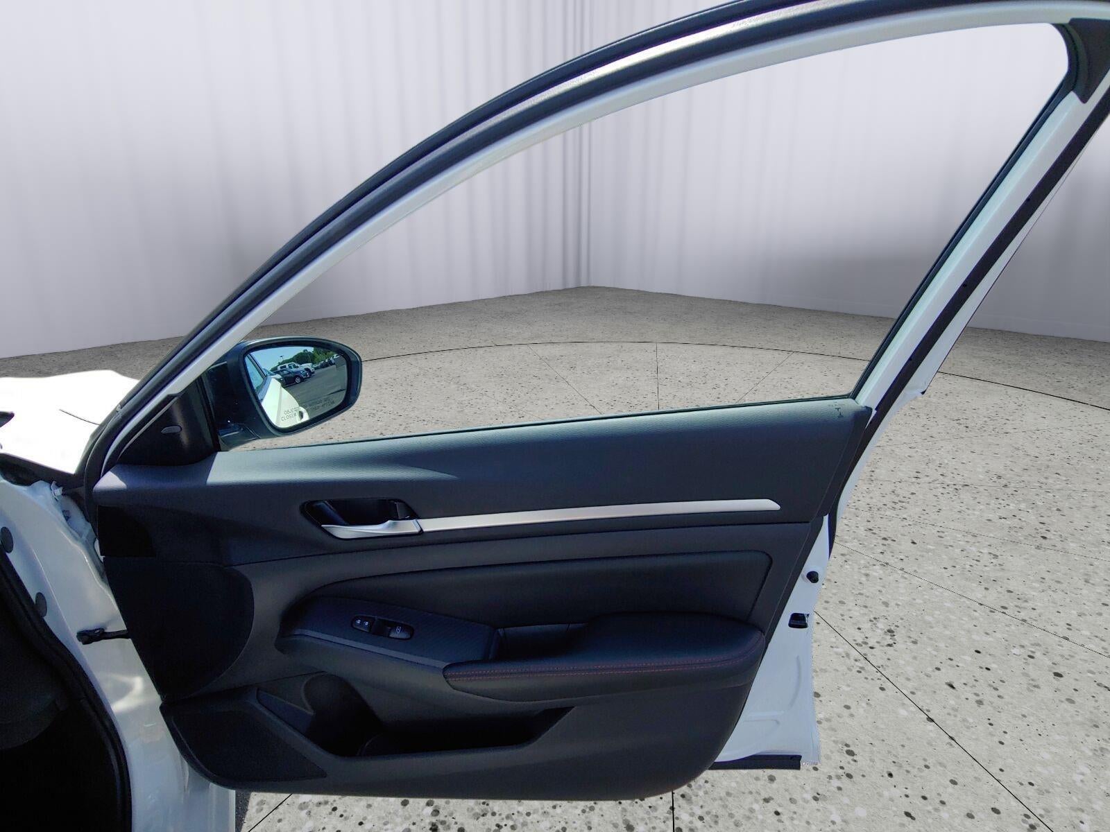 2026 Nissan Altima SR