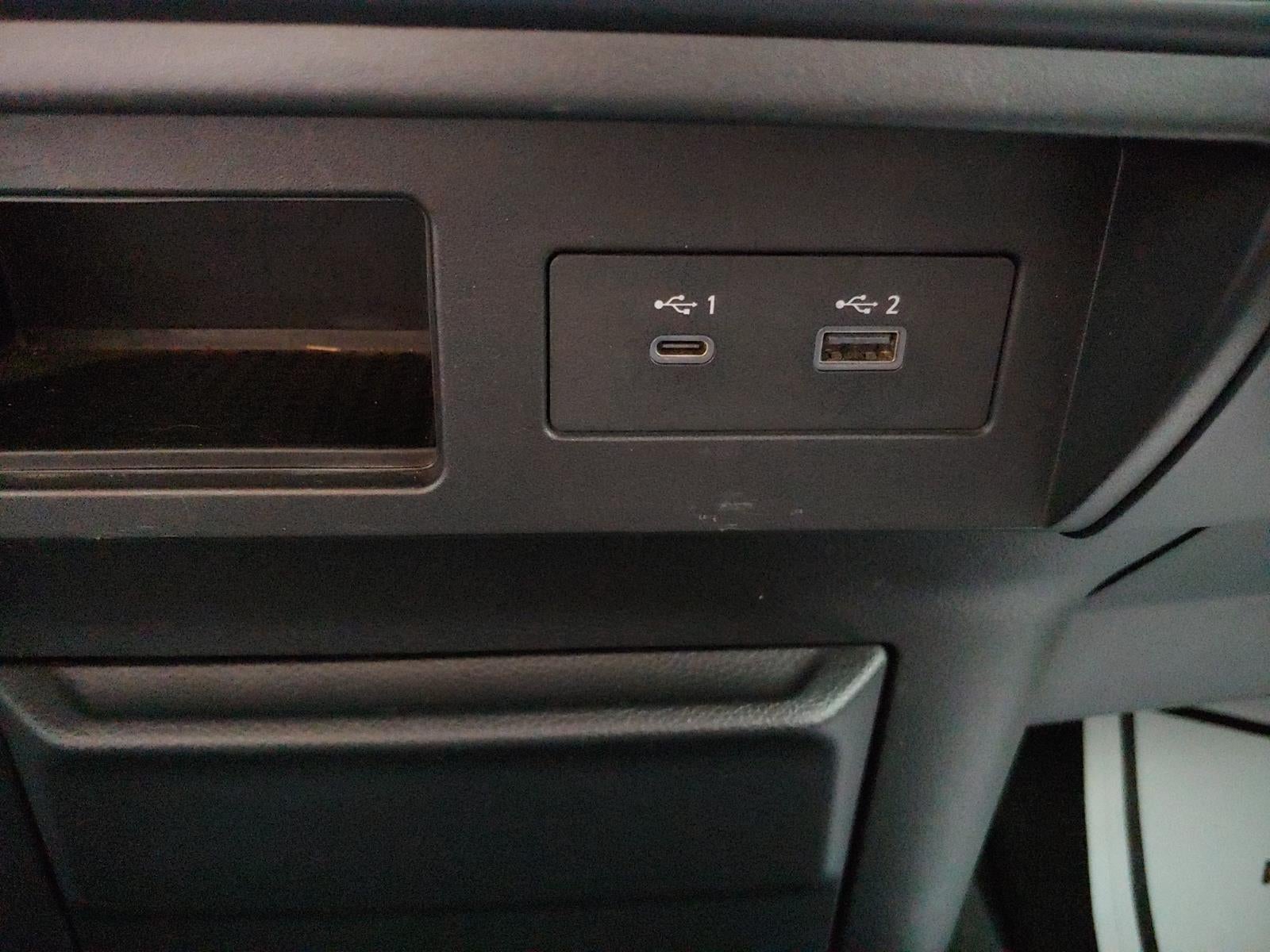 2022 Nissan Titan SV