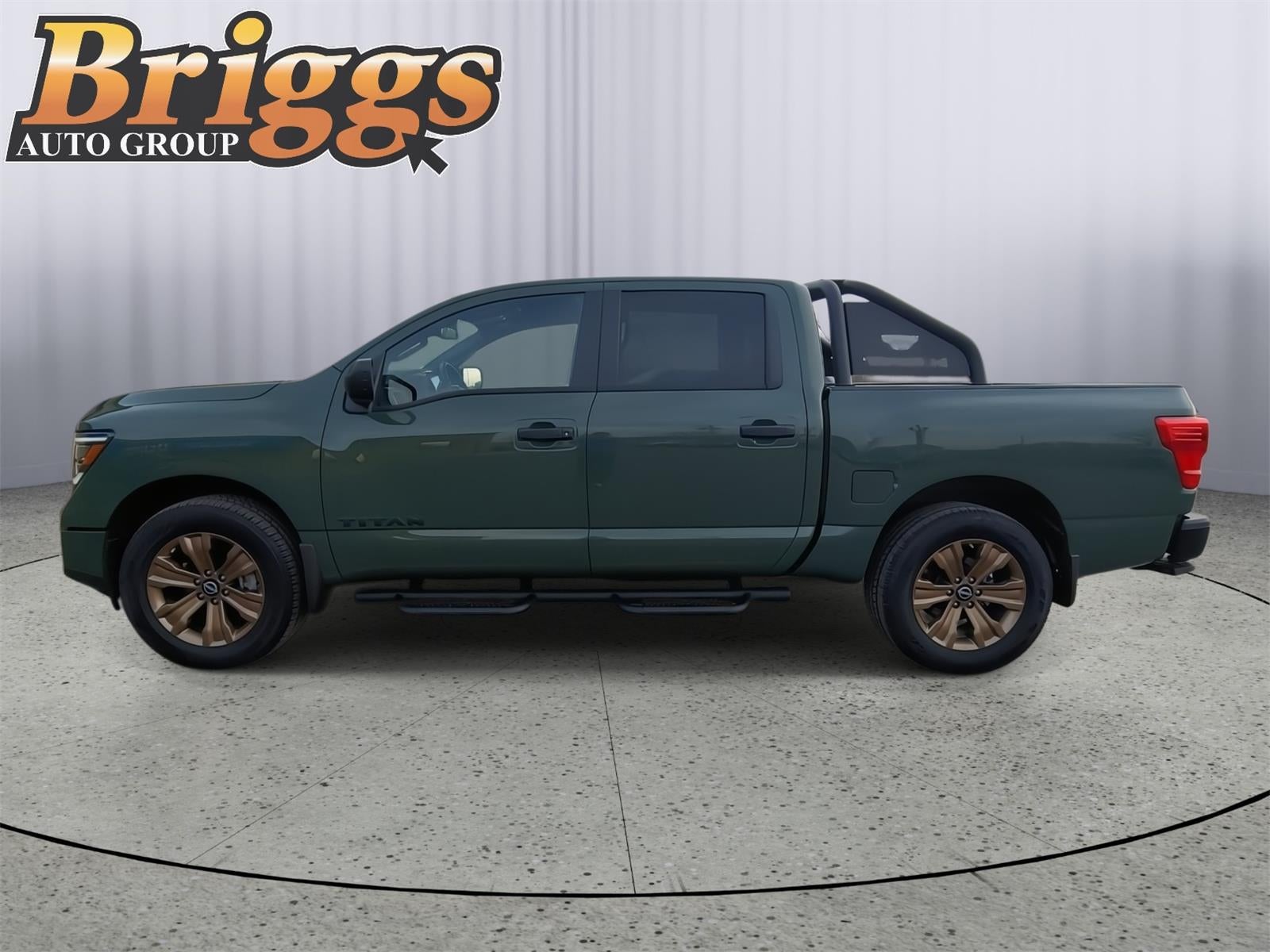 2024 Nissan Titan SV