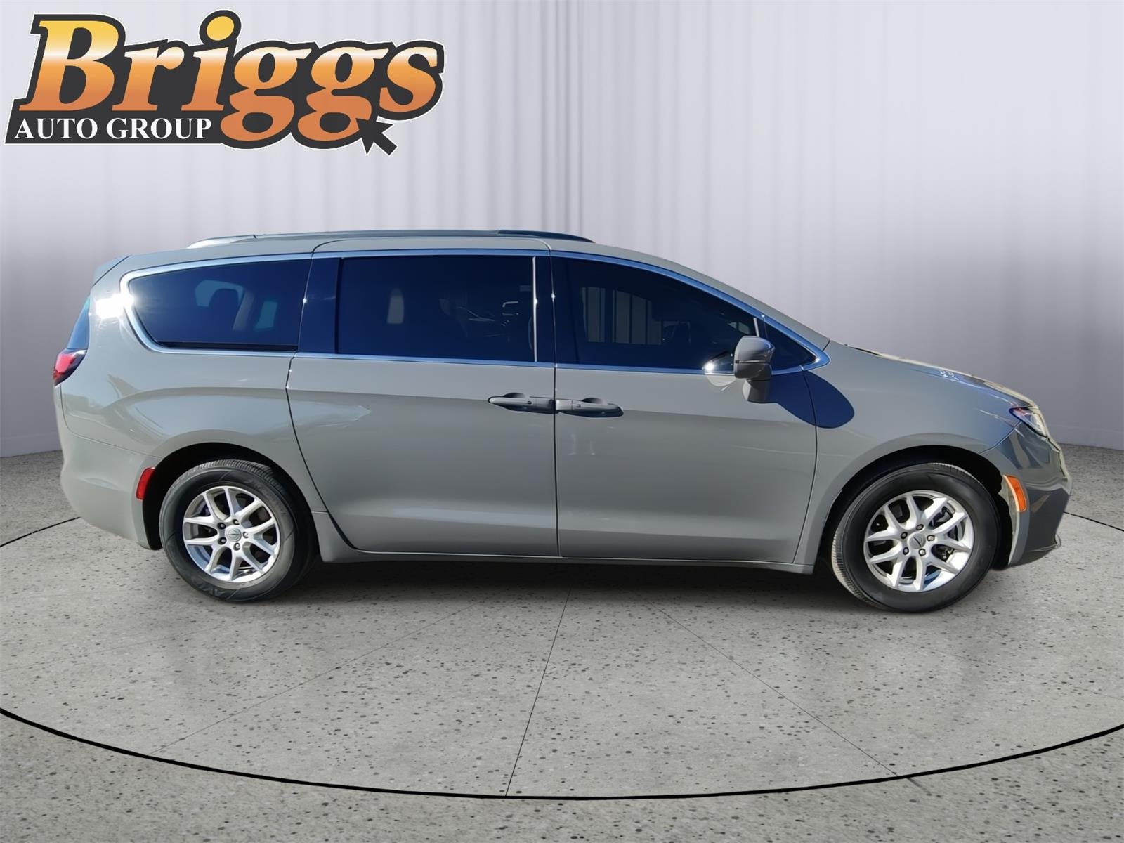 2022 Chrysler Pacifica Touring-L