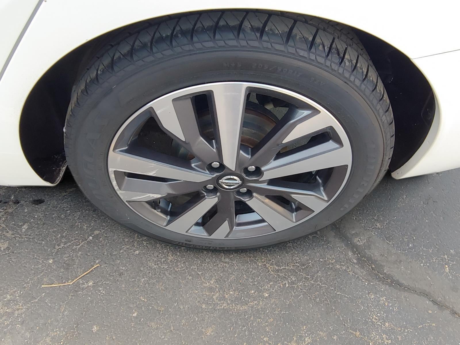 2020 Nissan Versa SR