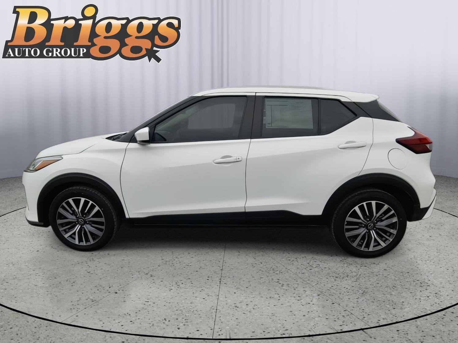 2022 Nissan Kicks SV