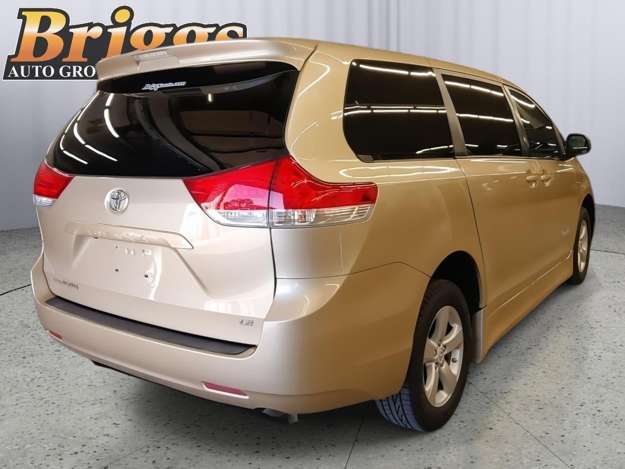 2011 Toyota SIENNA Base
