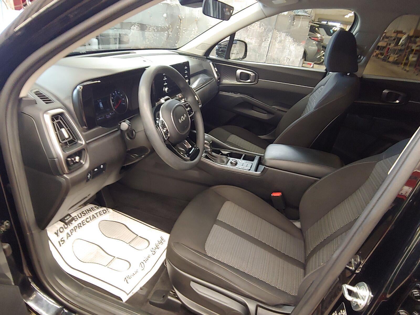 2023 Kia Sorento LX