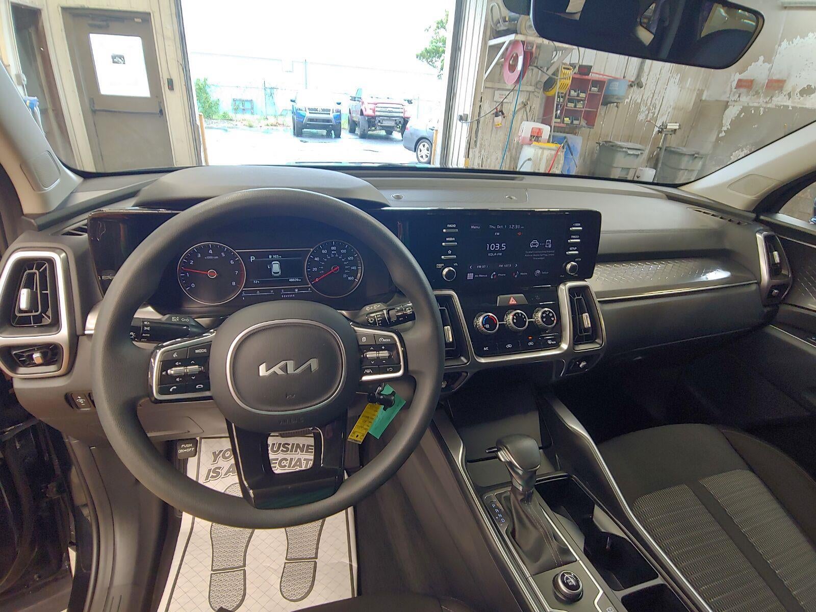 2023 Kia Sorento LX