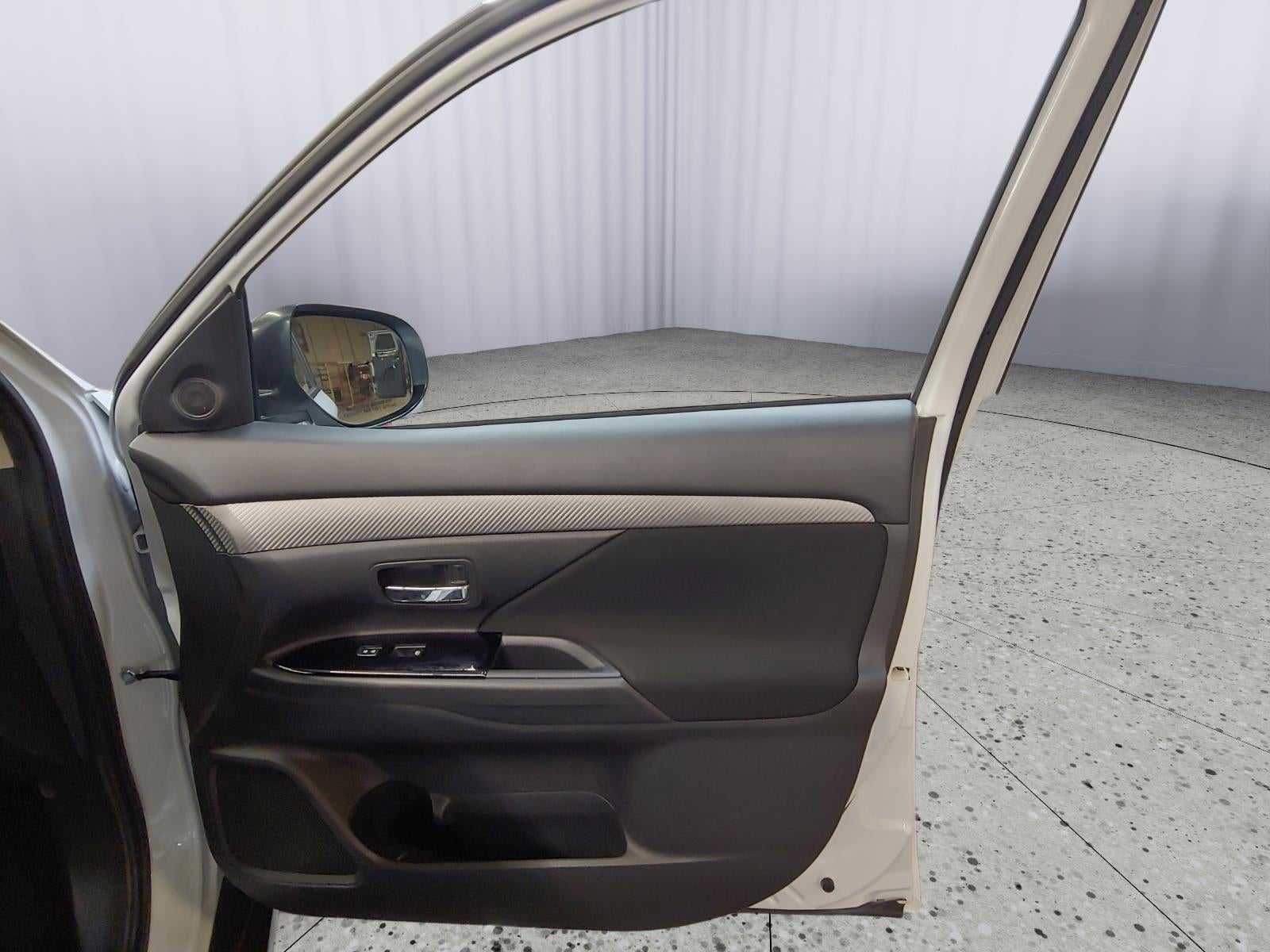 2017 Mitsubishi Outlander ES