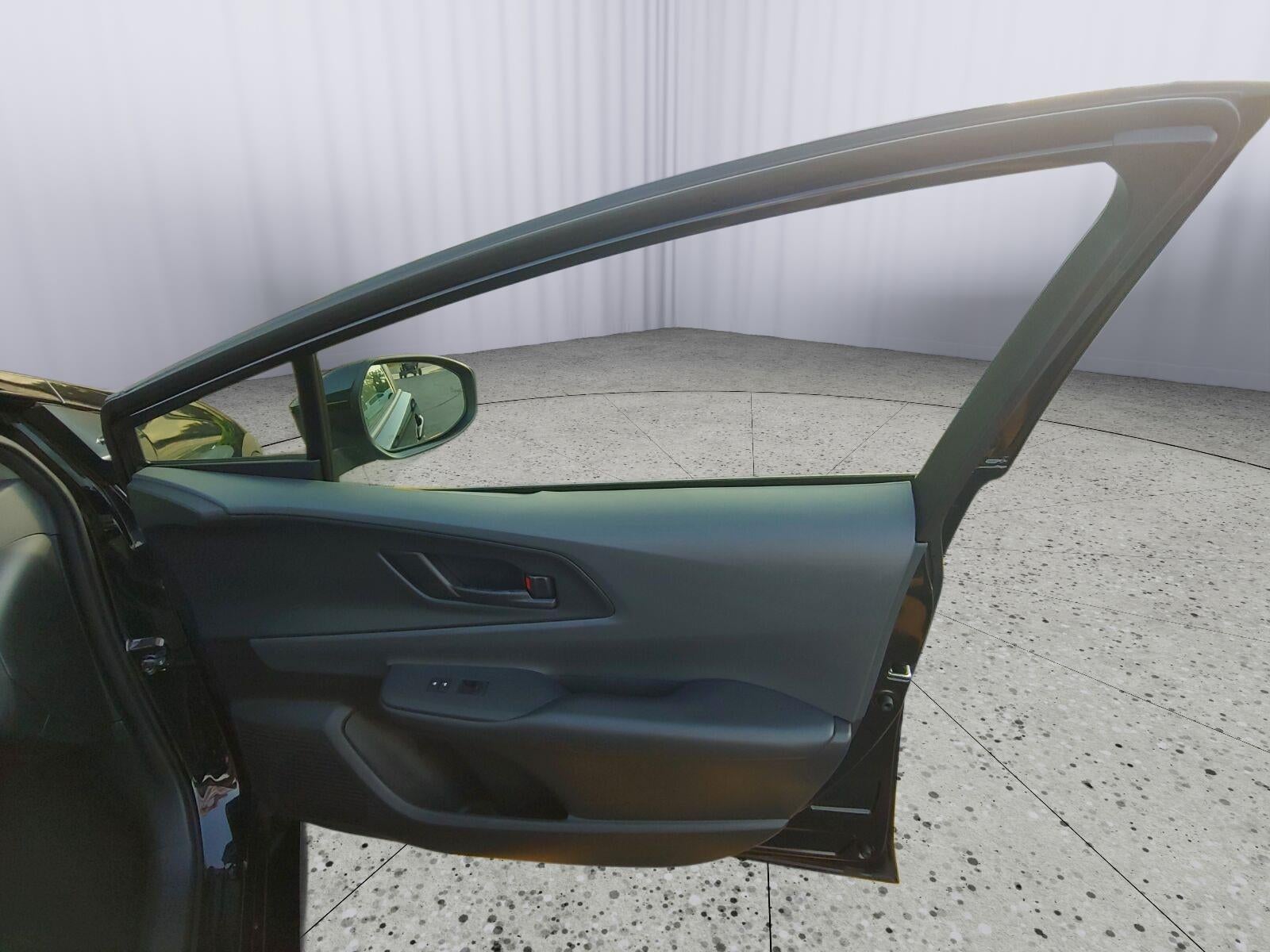 2025 Toyota Prius XLE