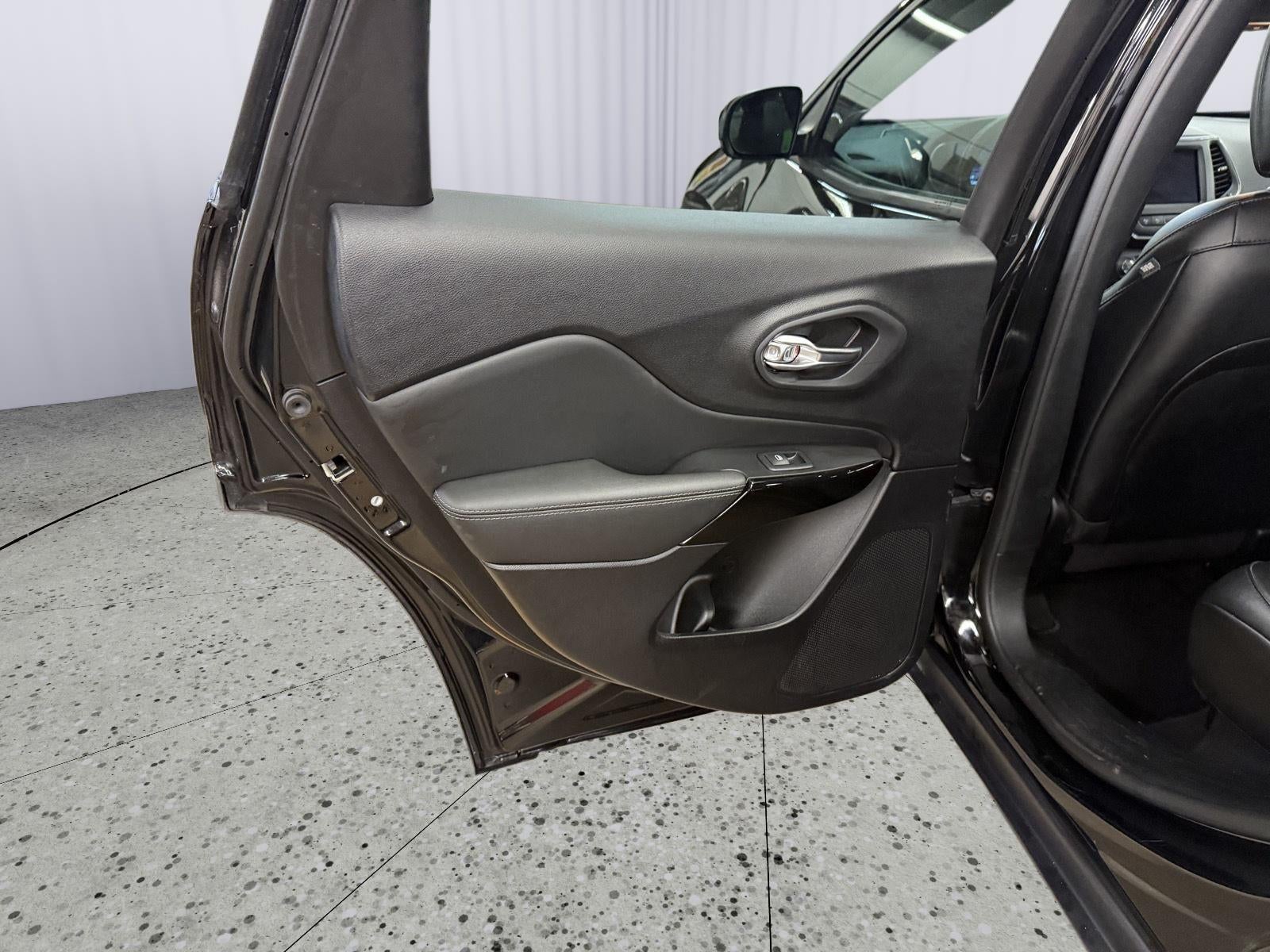 2023 Jeep Cherokee Altitude Lux