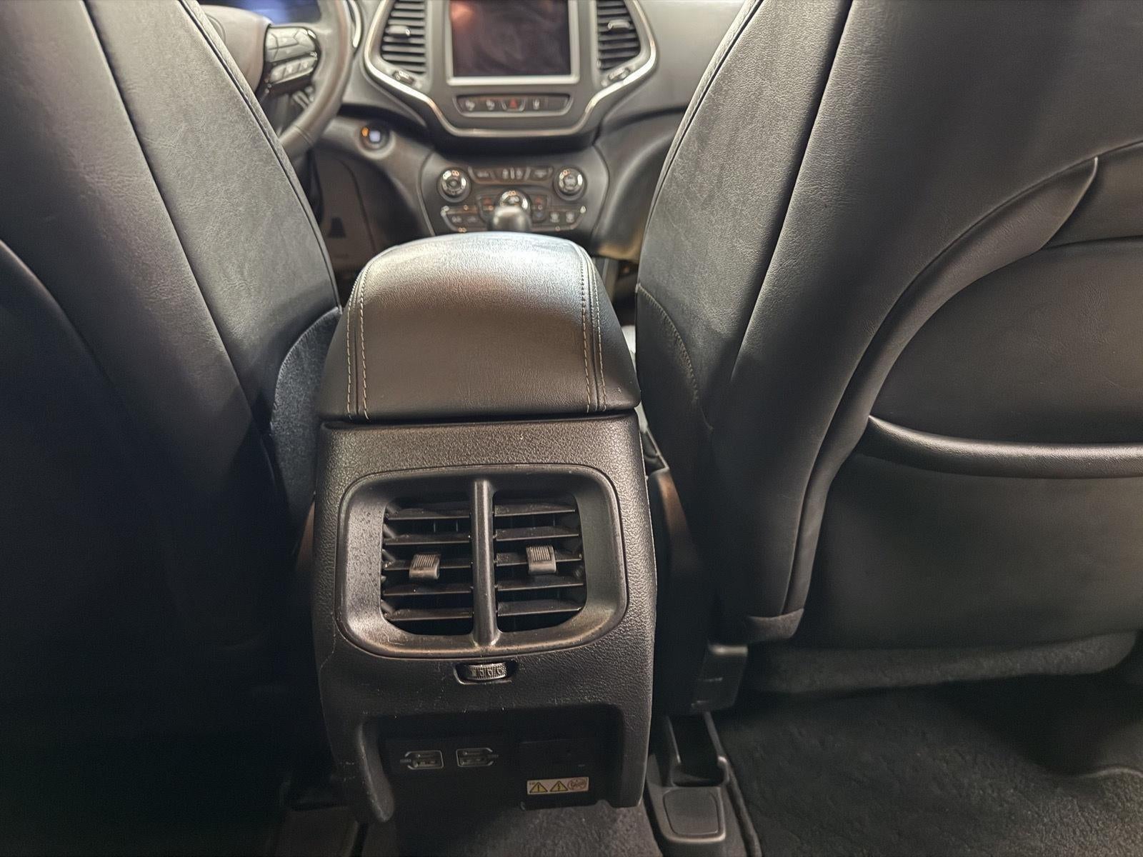 2023 Jeep Cherokee Altitude Lux