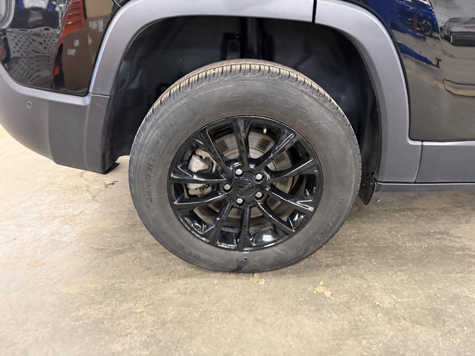 2023 Jeep Cherokee Altitude Lux