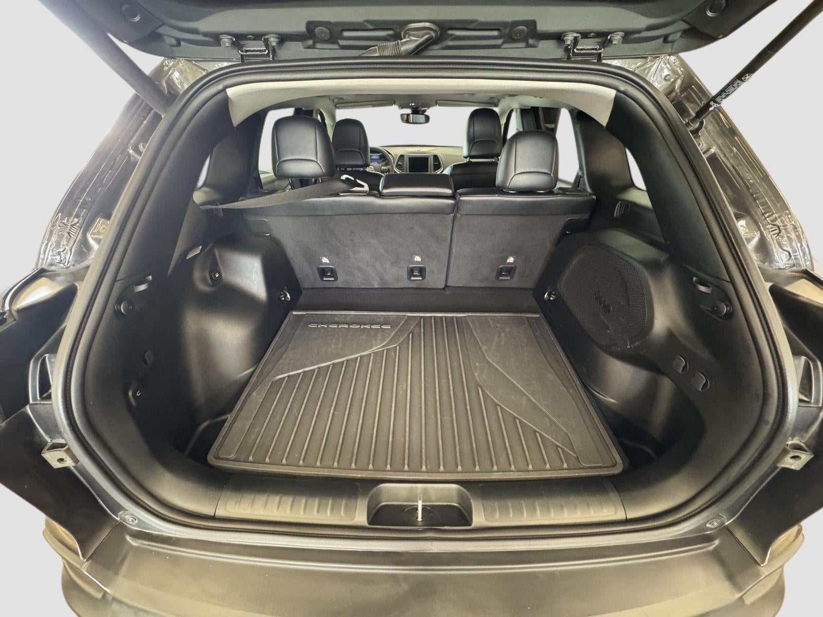 2023 Jeep Cherokee Altitude Lux