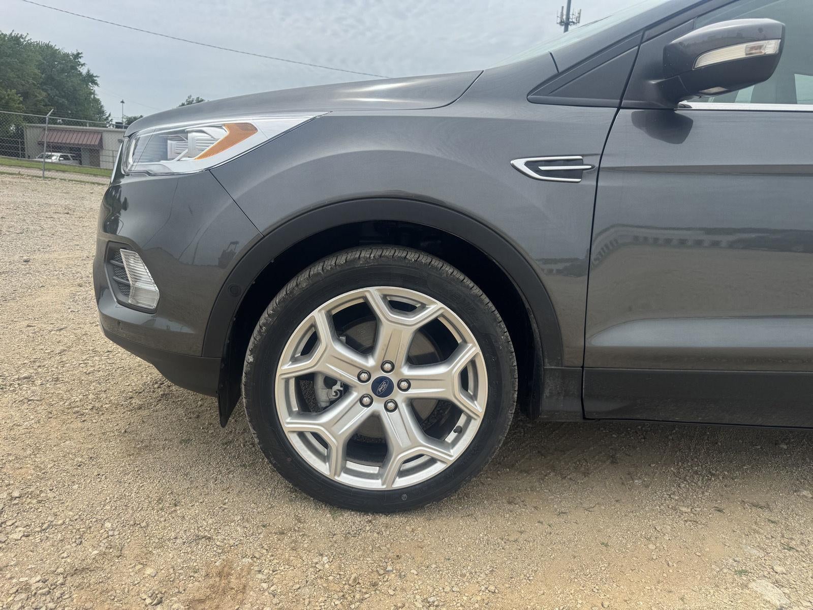 2019 Ford ESCAPE Titanium