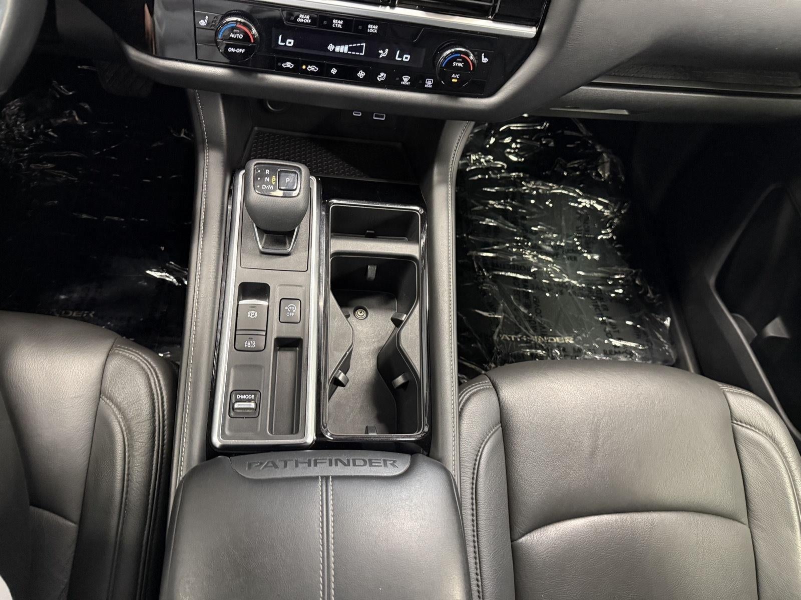 2022 Nissan Pathfinder SV