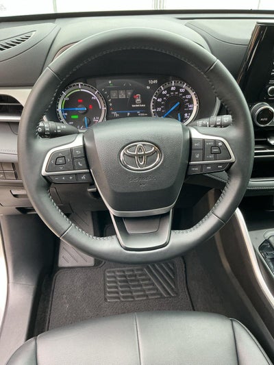 2022 Toyota Highlander Hybrid XLE