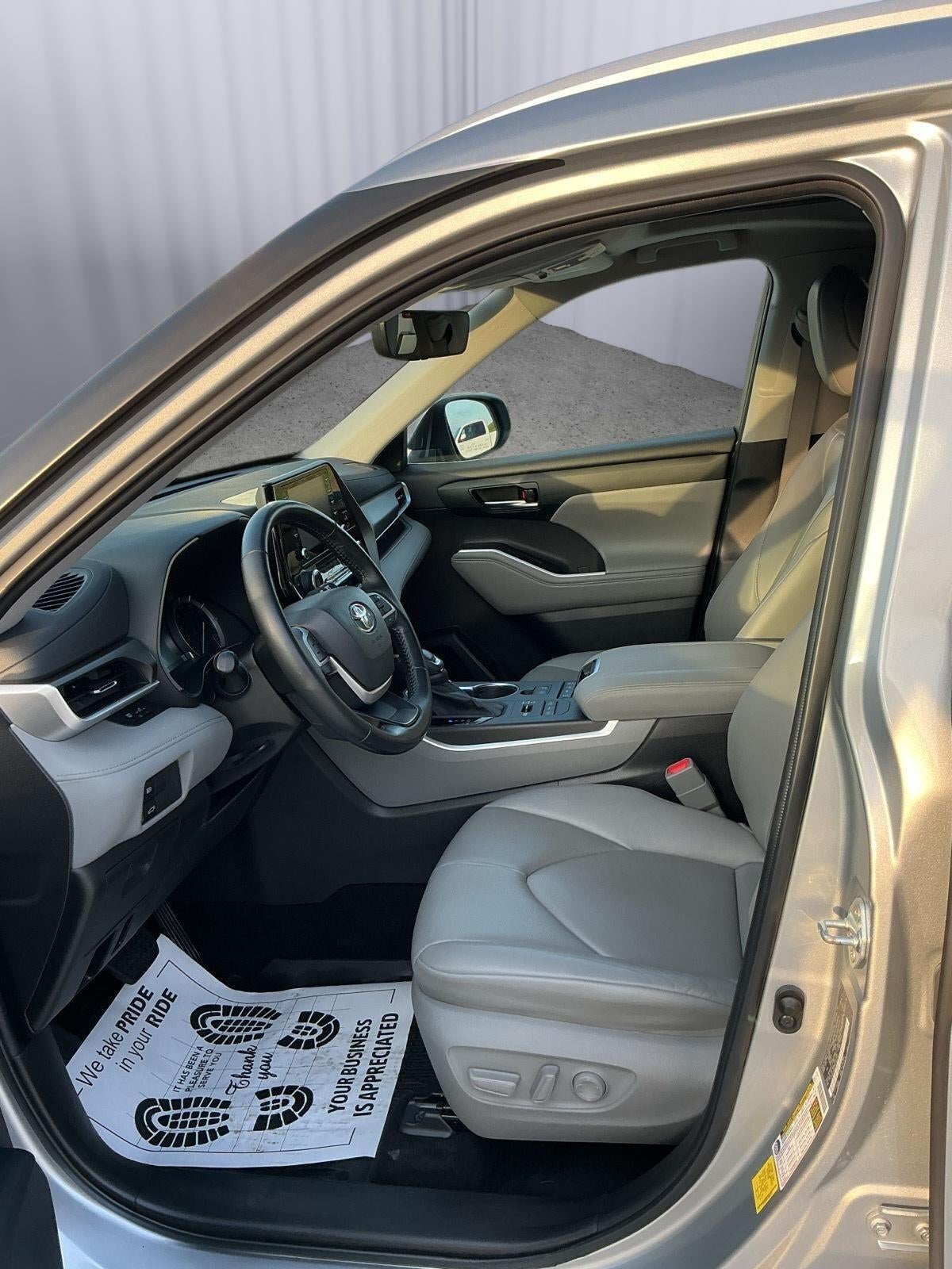 2022 Toyota HIGHLANDER XLE