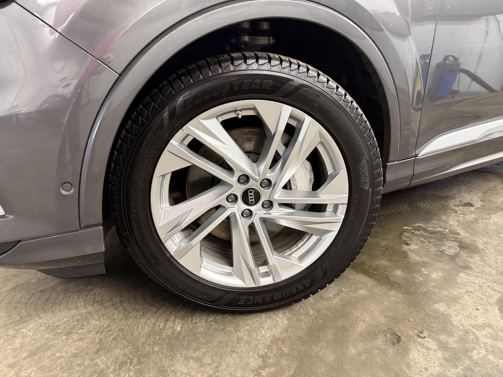 2022 Audi Q7 Premium Plus