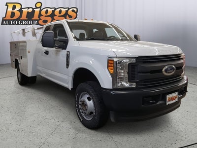 2017 Ford Super Duty F-350 DRW XL