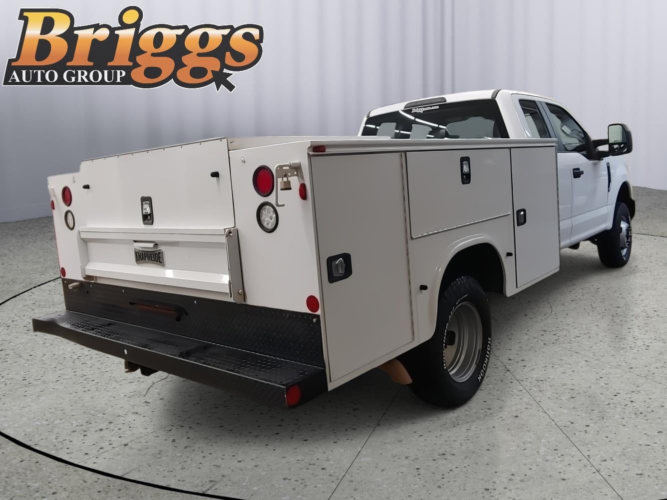 2017 Ford Super Duty F-350 DRW XL