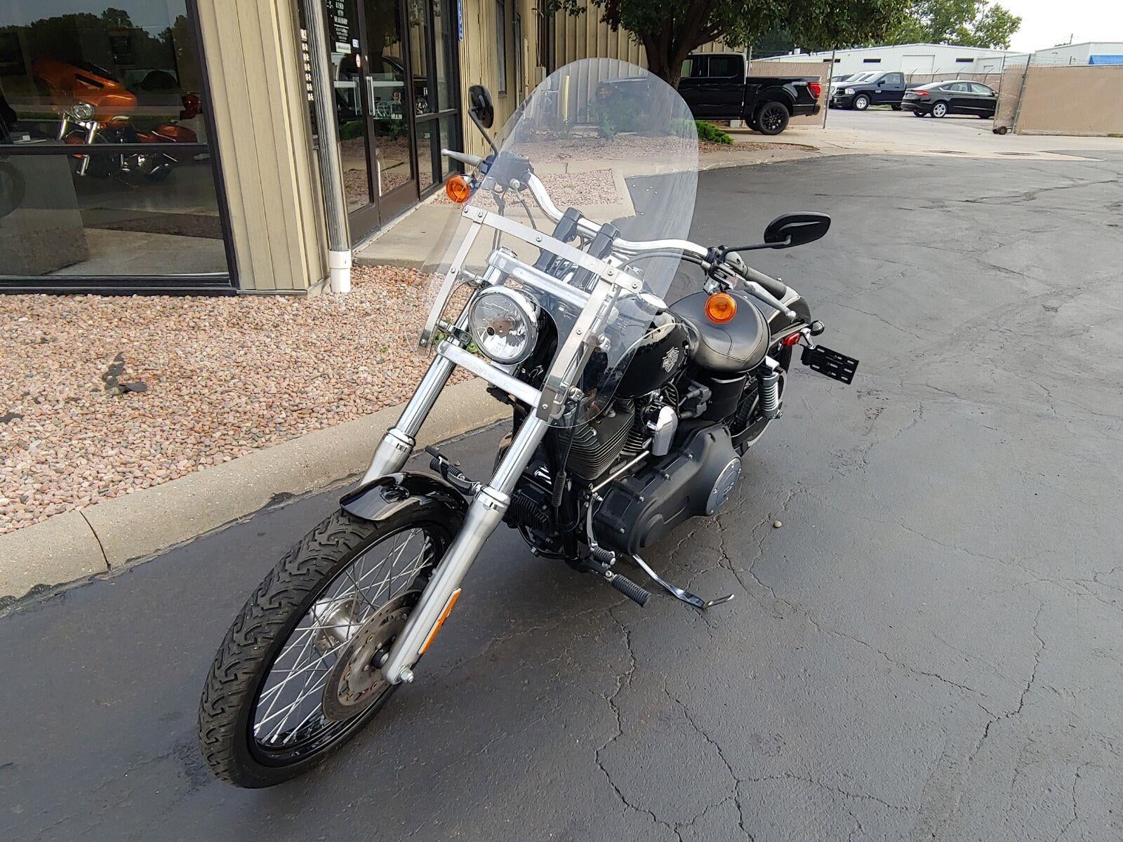 2016 HARLEY-DAVIDSON Dyna Wide Base