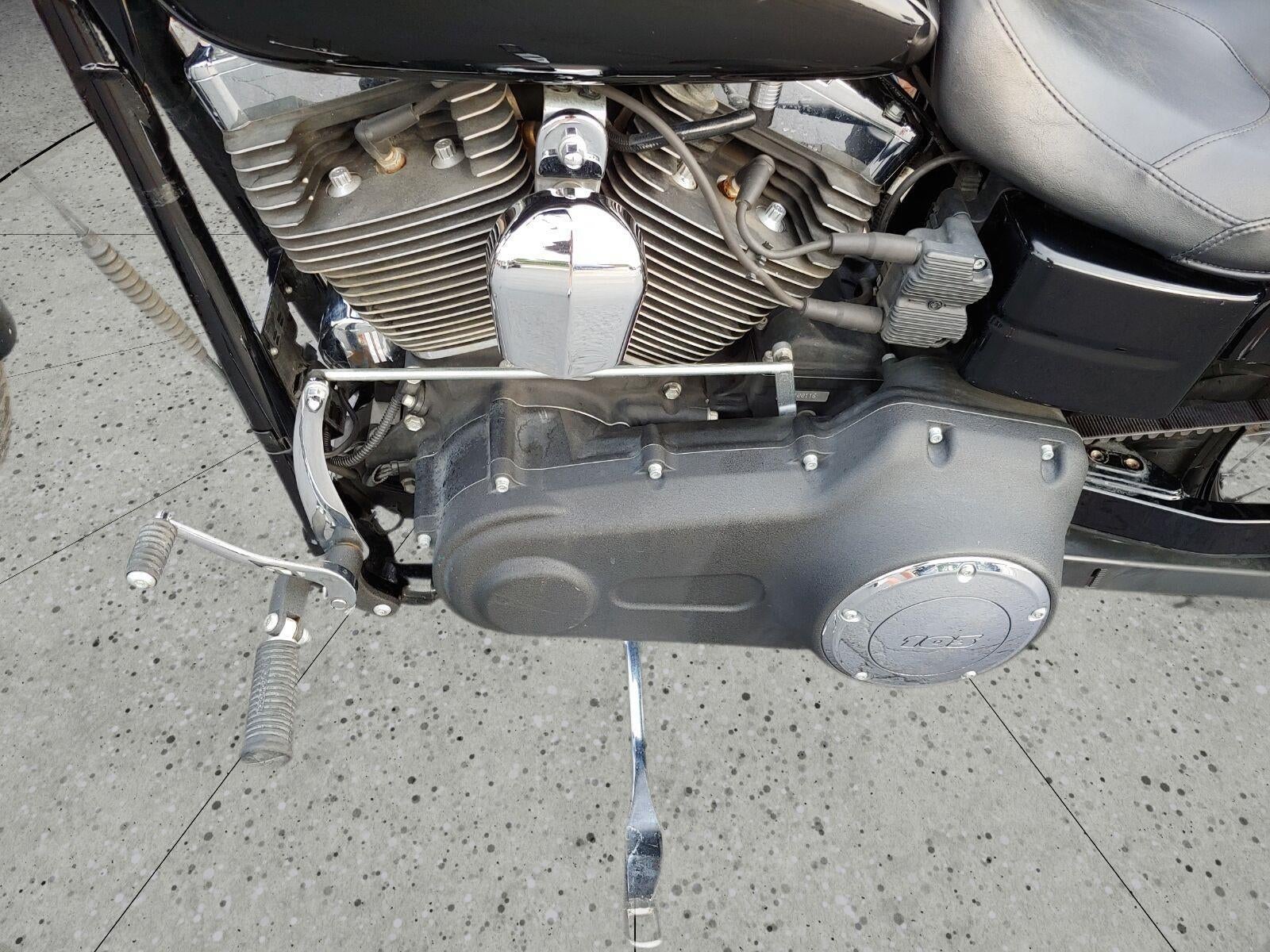 2016 HARLEY-DAVIDSON Dyna Wide Base
