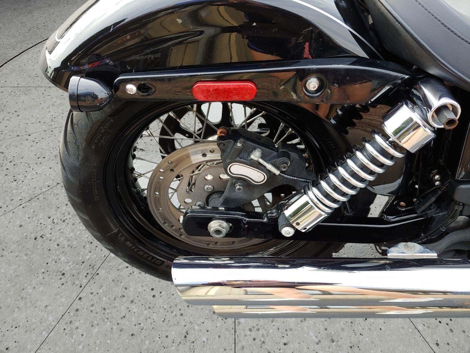 2016 HARLEY-DAVIDSON Dyna Wide Base