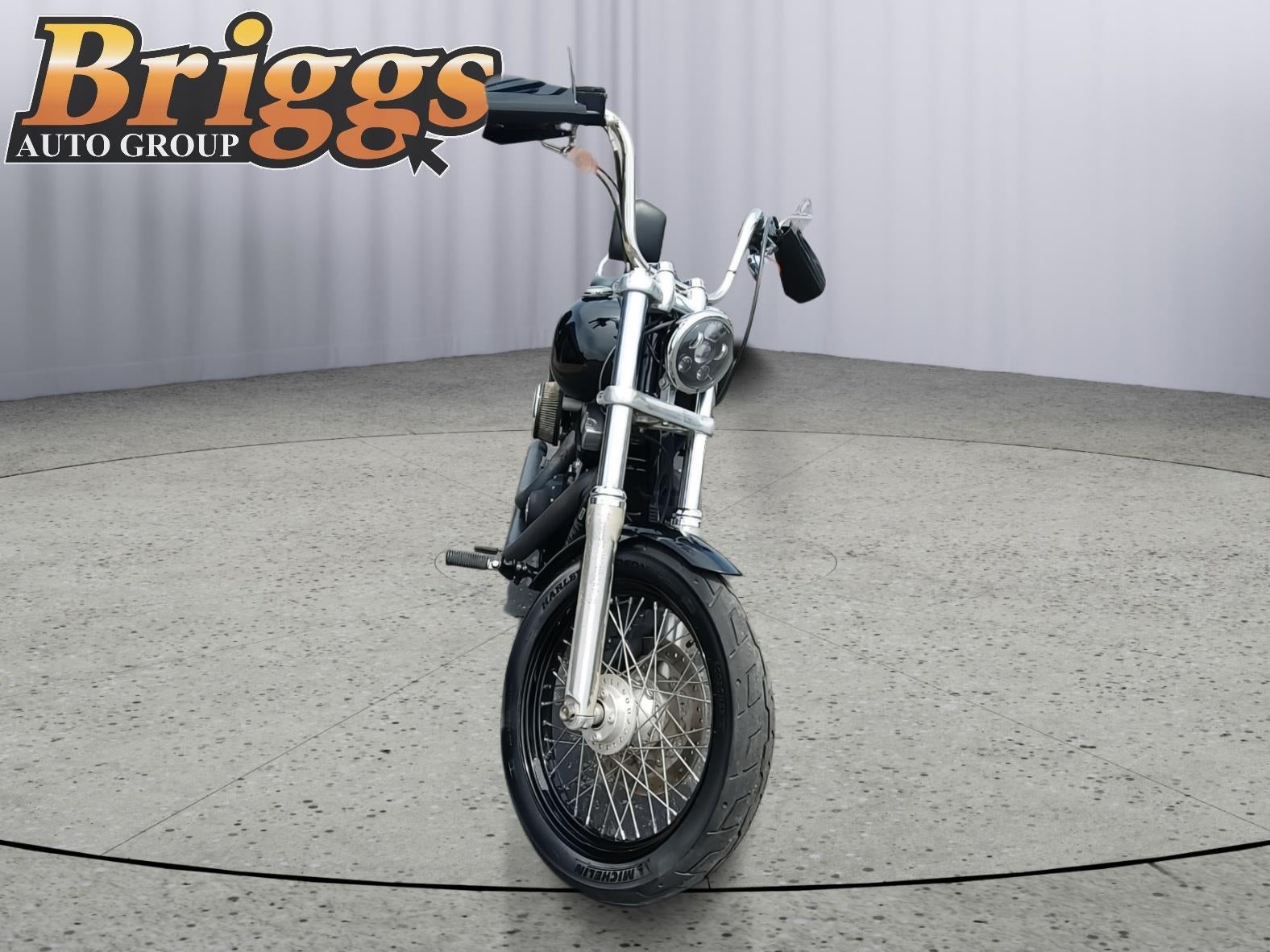 2011 HARLEY-DAVIDSON STREETBOB Base
