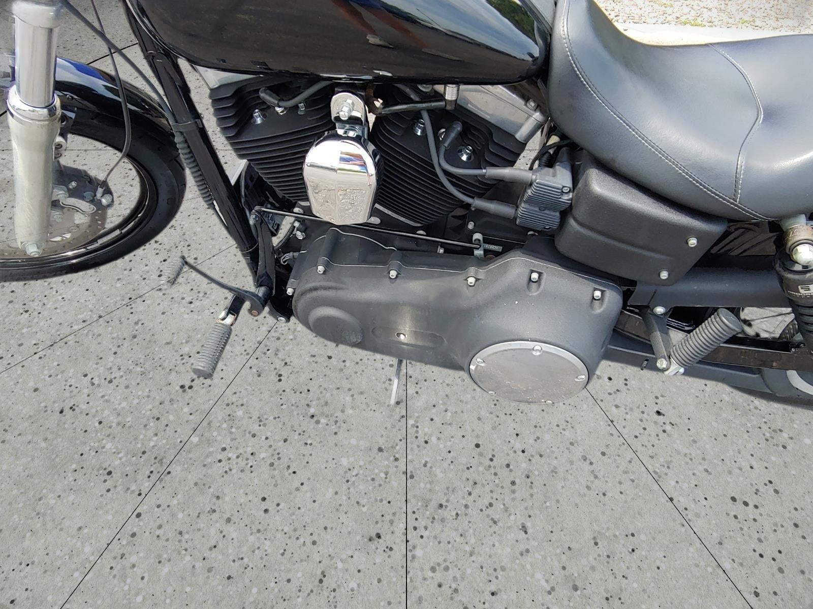 2011 HARLEY-DAVIDSON STREETBOB Base