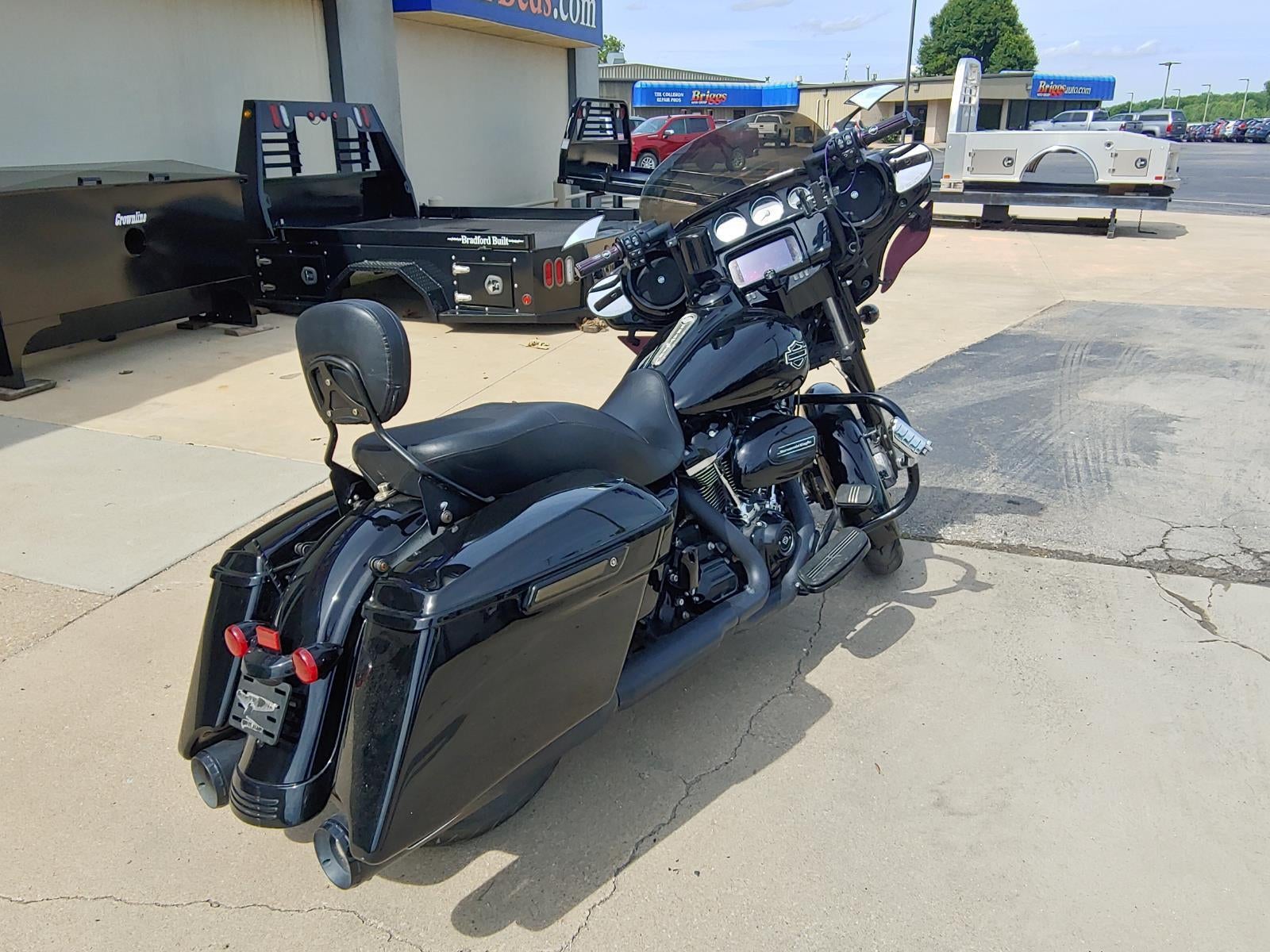 2020 HARLEY-DAVIDSON STREET GLIDE Base