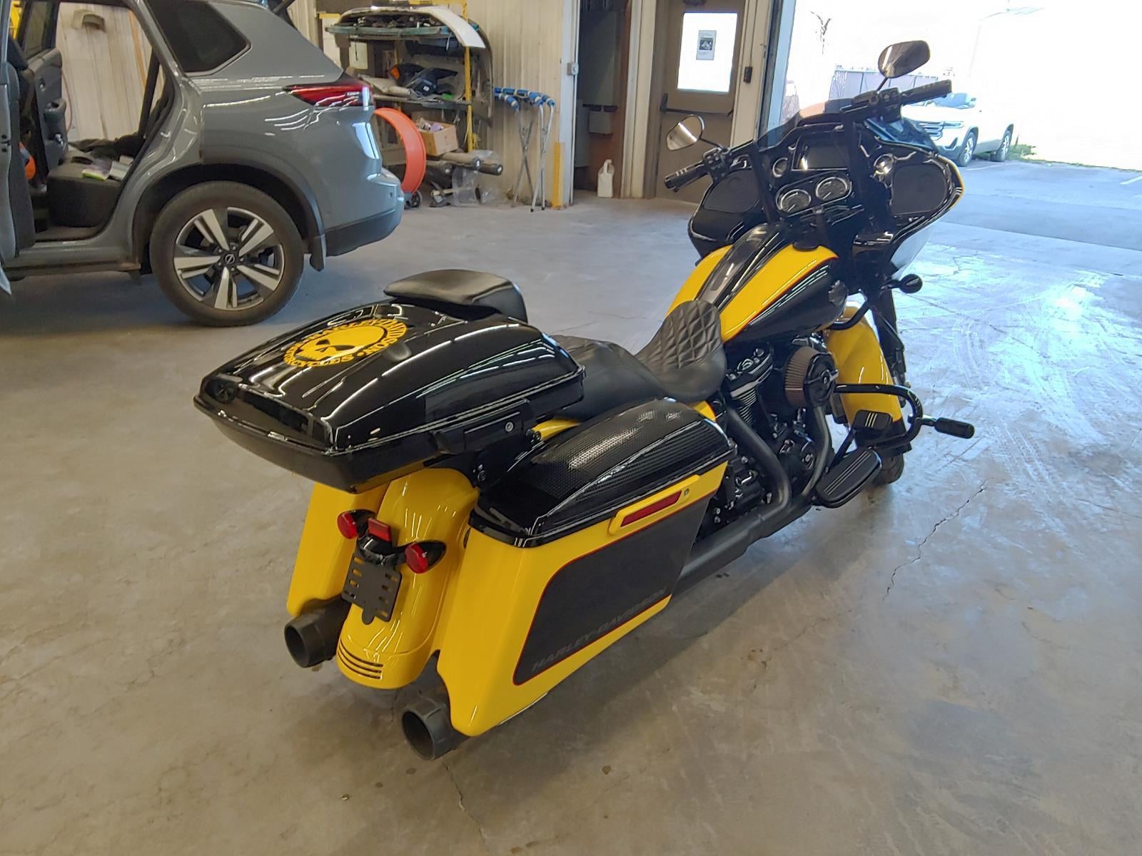 2023 HARLEY-DAVIDSON ROAD GLIDE Base