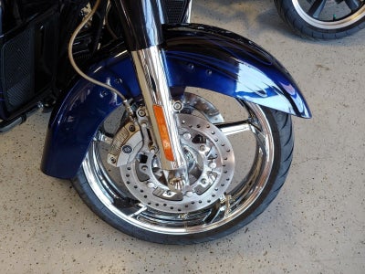 2016 HARLEY-DAVIDSON STREET GLIDE CVO Base