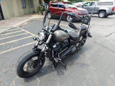 2019 HARLEY-DAVIDSON STREETBOB Base