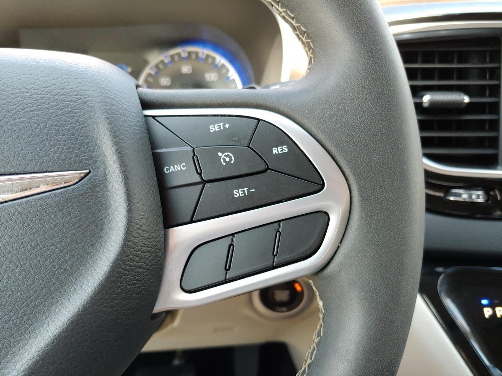 2023 Chrysler Voyager LX