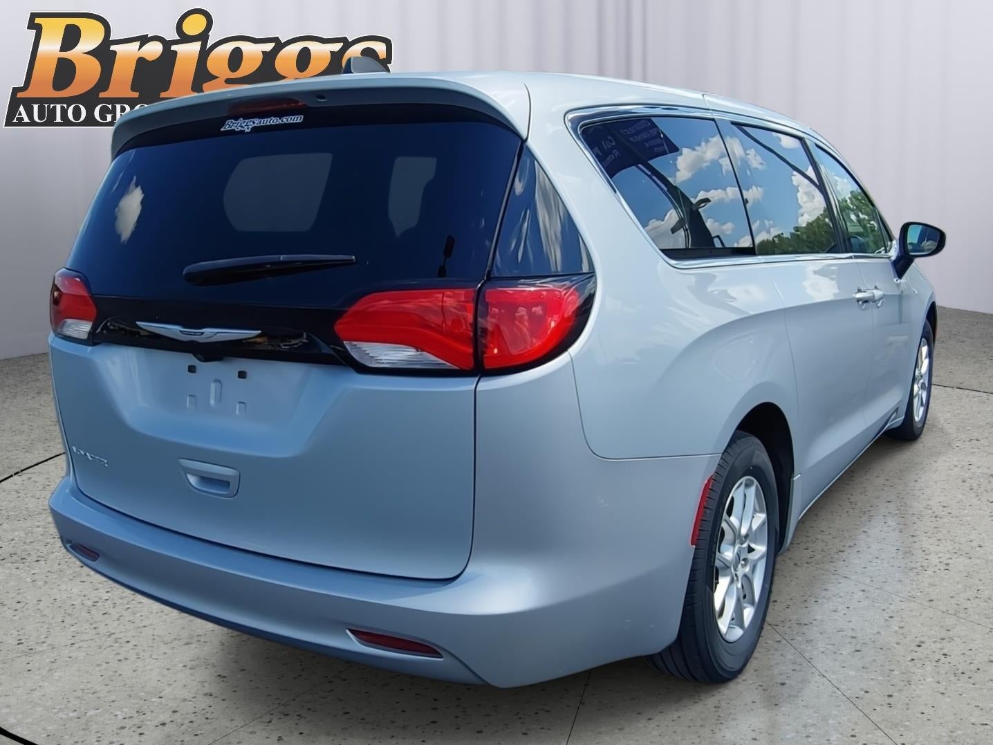 2023 Chrysler Voyager LX