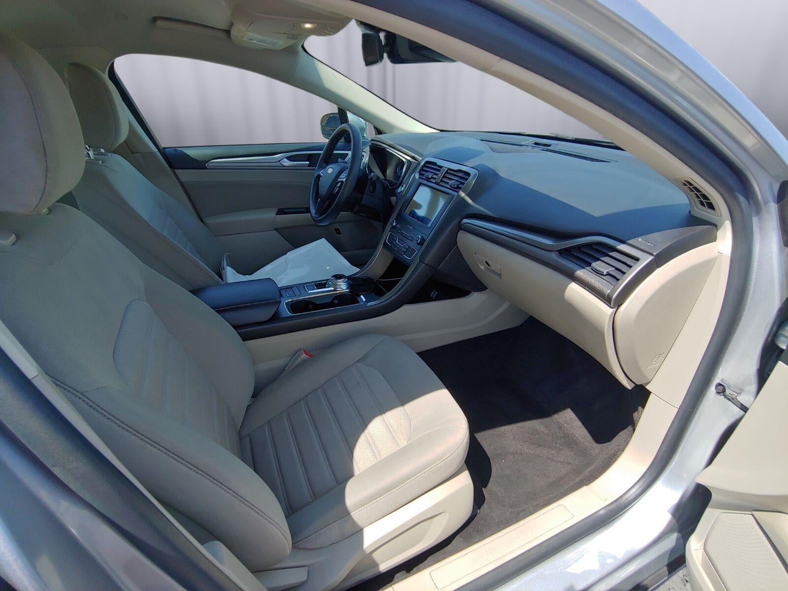 2020 Ford Fusion Hybrid SE