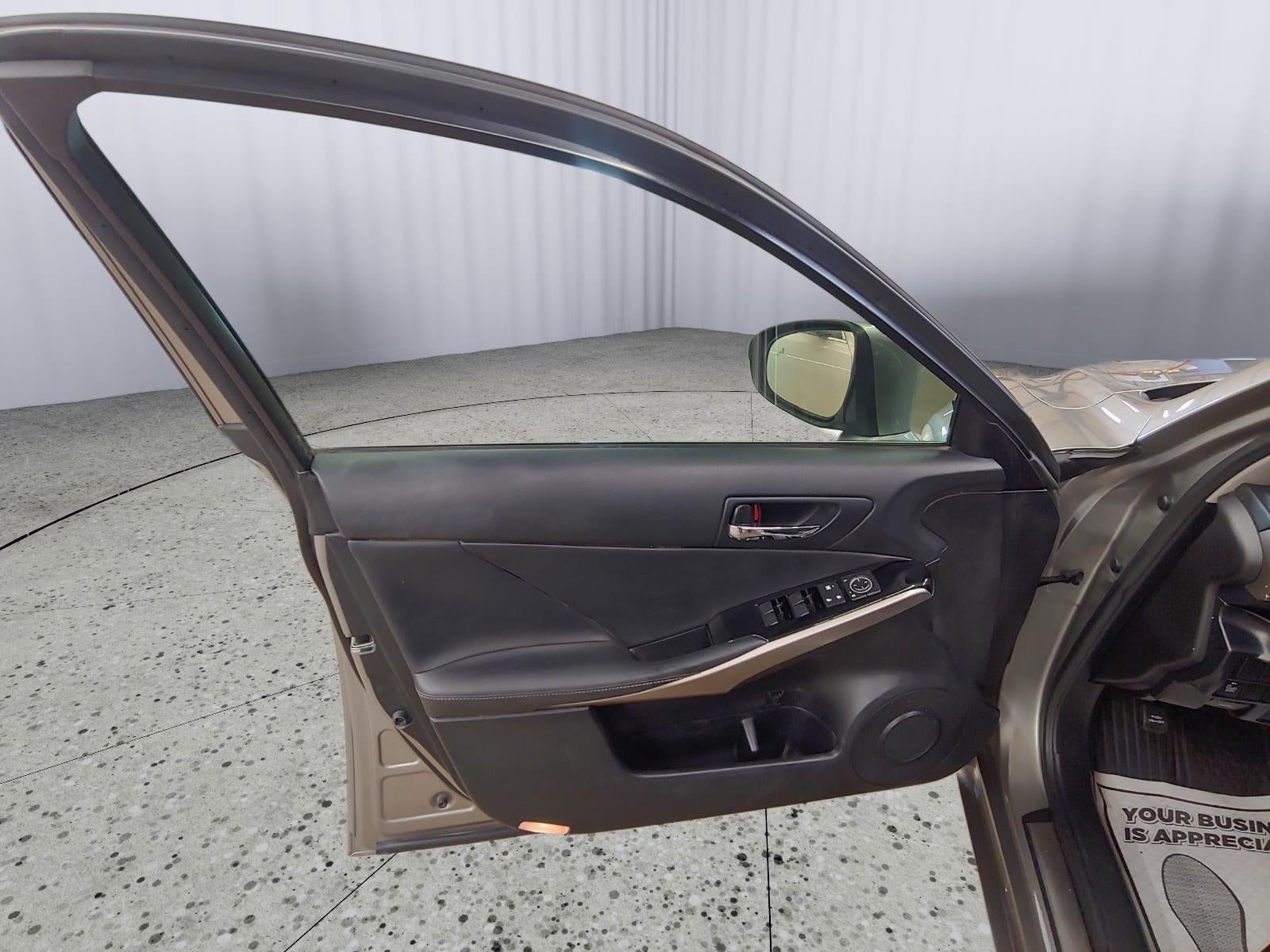 2016 Lexus IS 300 4dr Sdn AWD