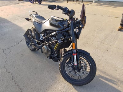 2022 HUSQVARNA SVARTPILEN 401 Base