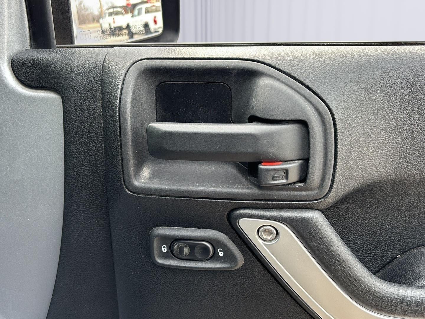 2013 Jeep WRANGLER UNLIMITED Base