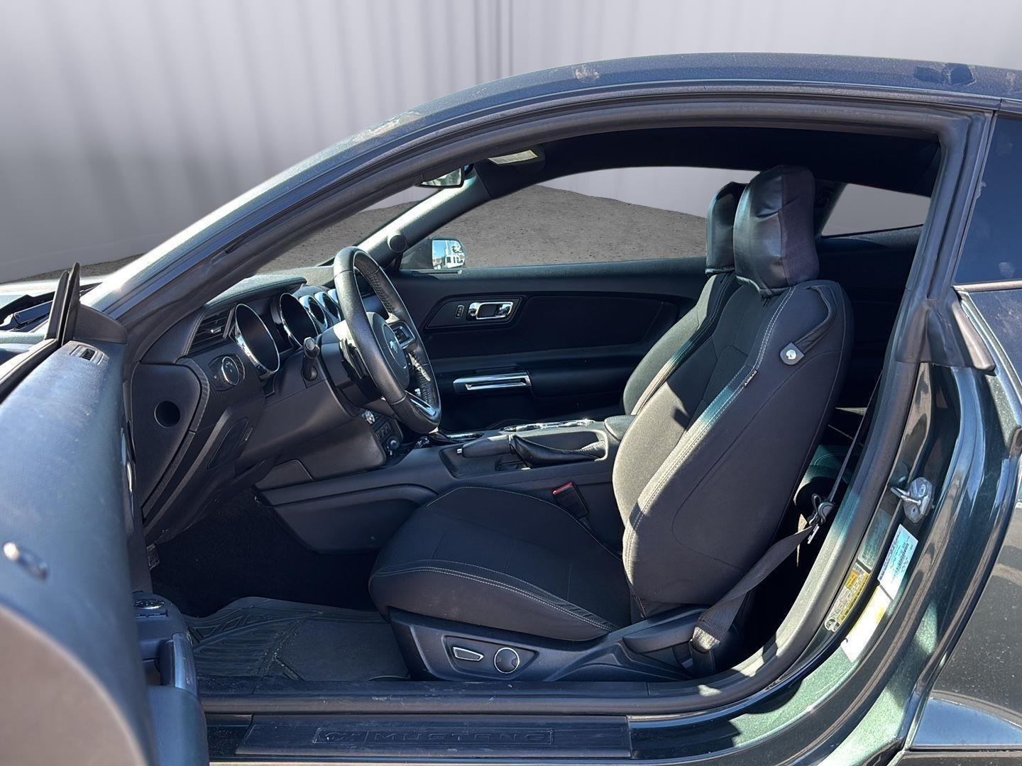 2015 Ford MUSTANG Base