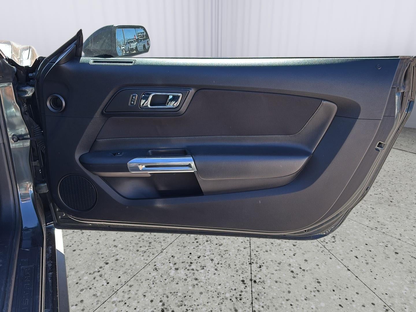 2015 Ford Mustang V6