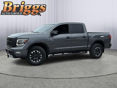 2024 Nissan TITAN sv