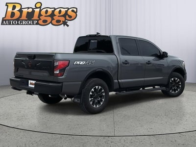 2024 Nissan TITAN sv